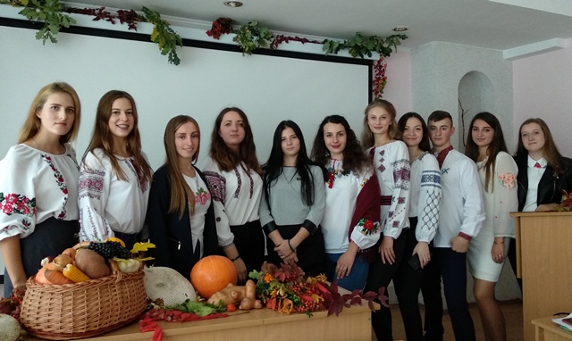 Учасники свята - студенти 31 групи хіміко-біологічного факультету